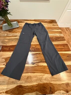 Cherokee Workwear Women's Elastic Waist Cargo Pocket Scrub Pant- Medium